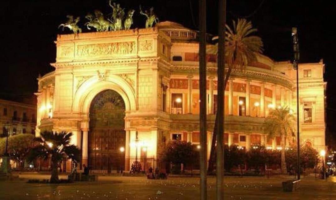 B&B Teatro Politeama House Zoe gialla Palermo Esterno foto
