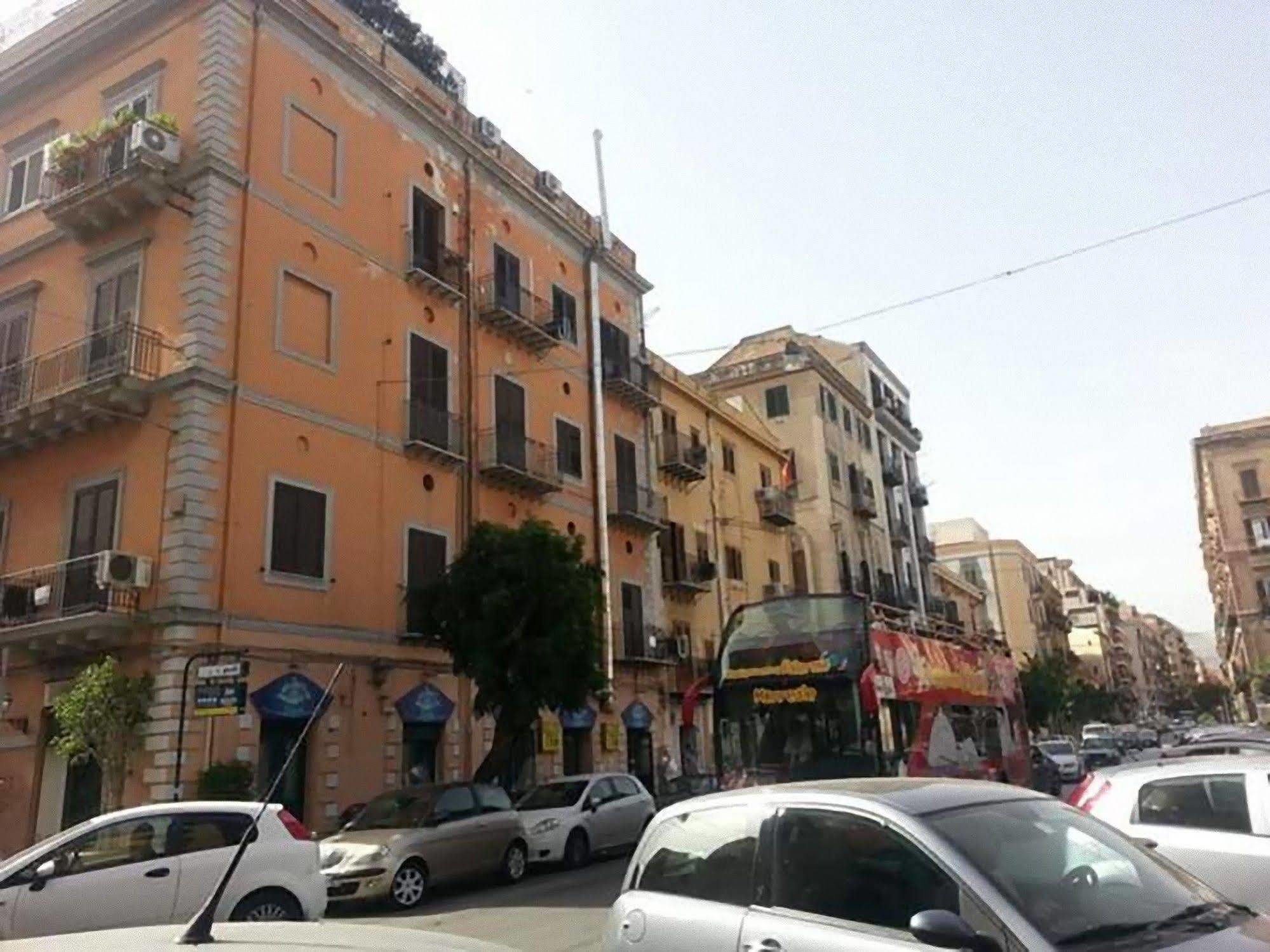 B&B Teatro Politeama House Zoe gialla Palermo Esterno foto
