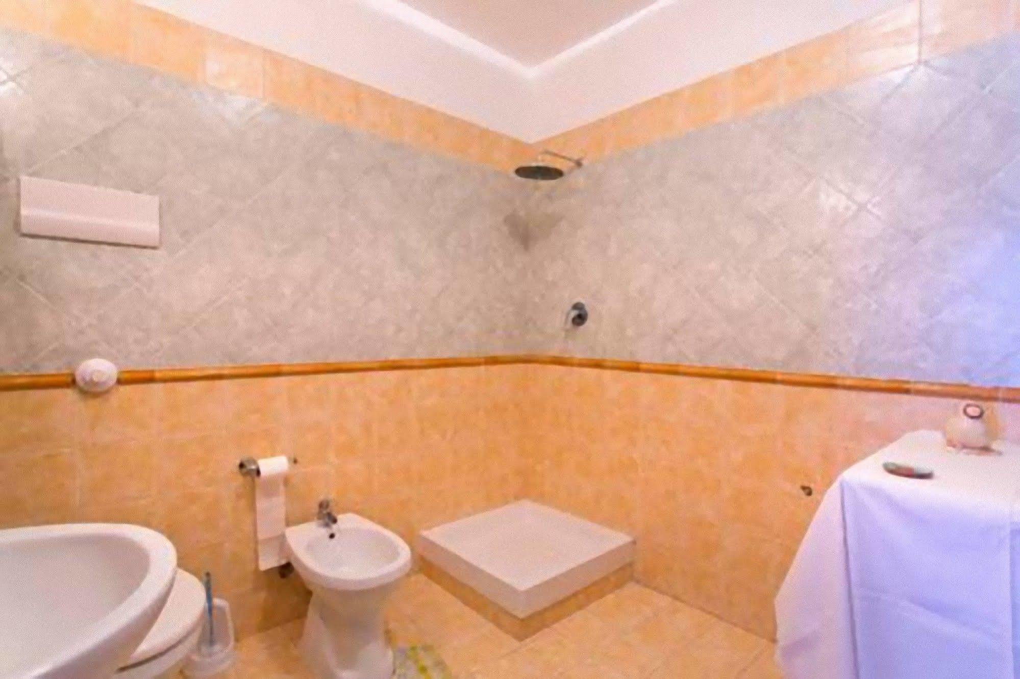B&B Teatro Politeama House Zoe gialla Palermo Esterno foto