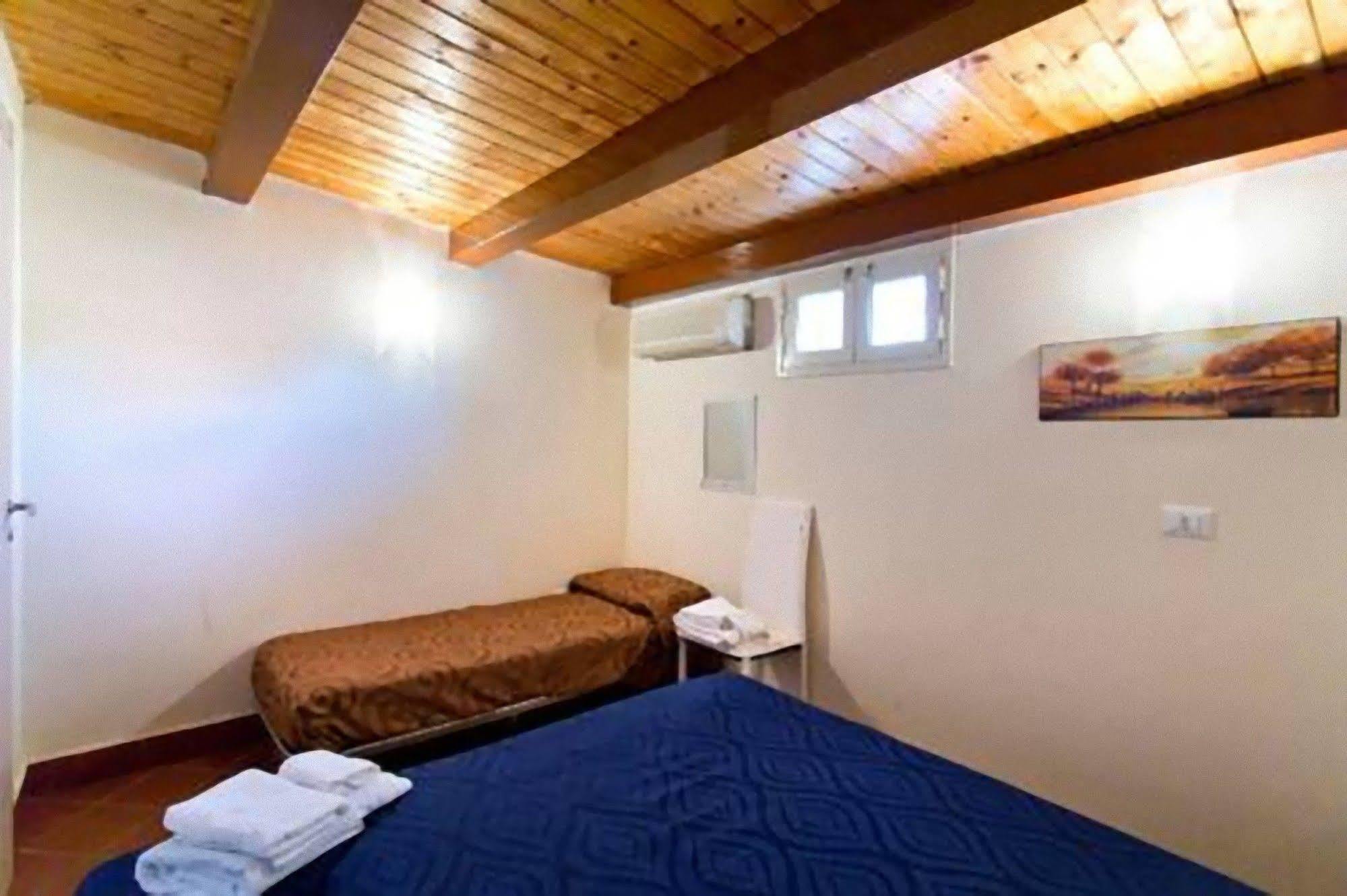 B&B Teatro Politeama House Zoe gialla Palermo Esterno foto