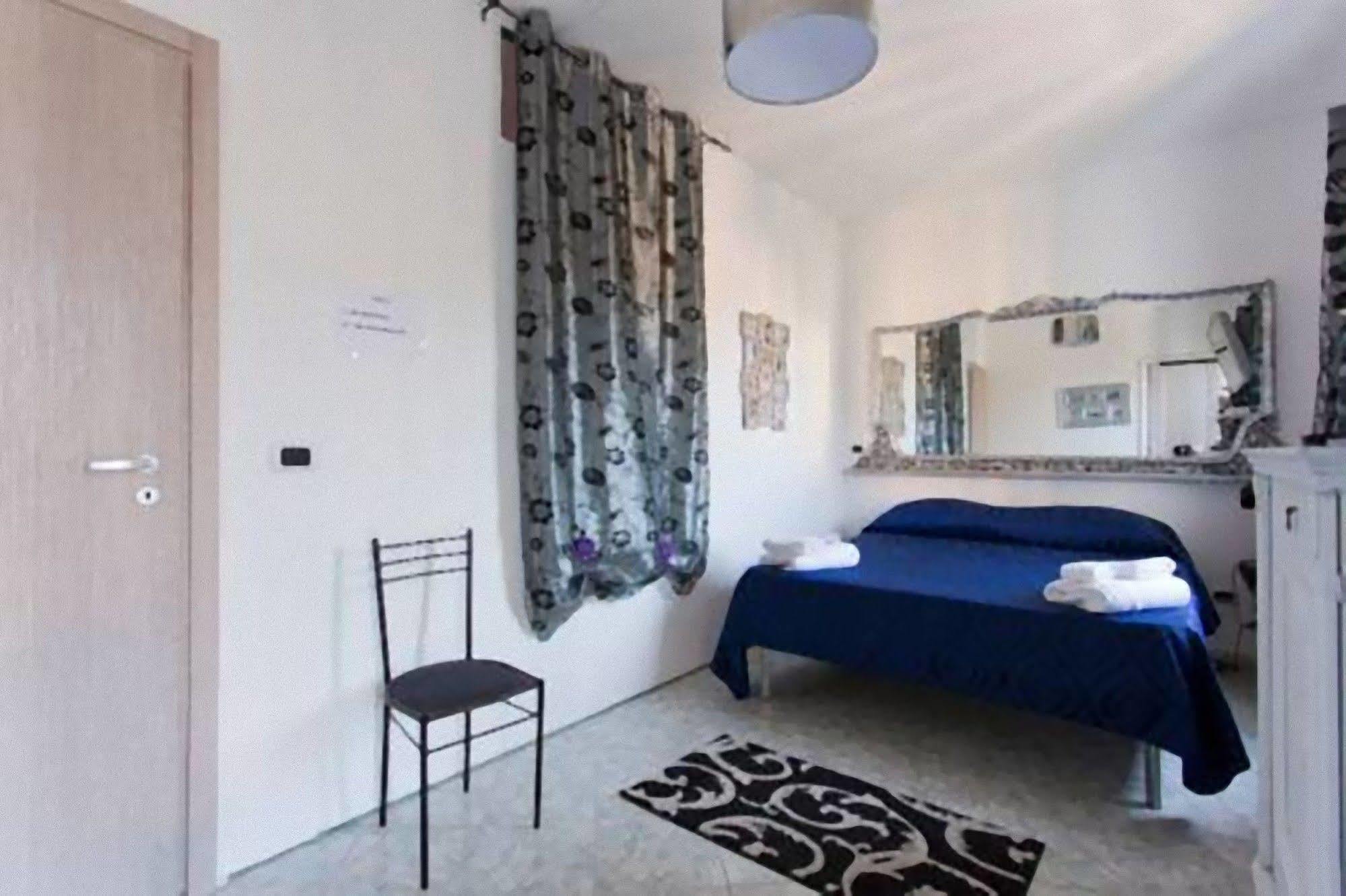 B&B Teatro Politeama House Zoe gialla Palermo Esterno foto